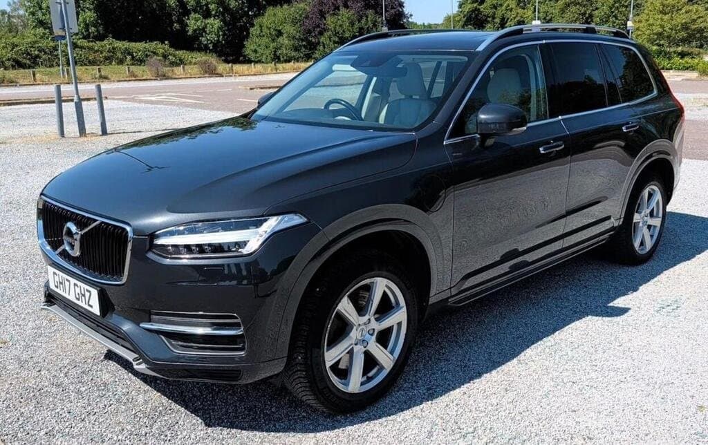 2017 Volvo XC90 T8 Twin Engine in Saville Grey, three-quarter front view