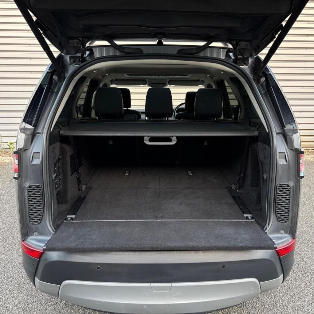 Land Rover Discovery boot and load area with the third-row seats folded