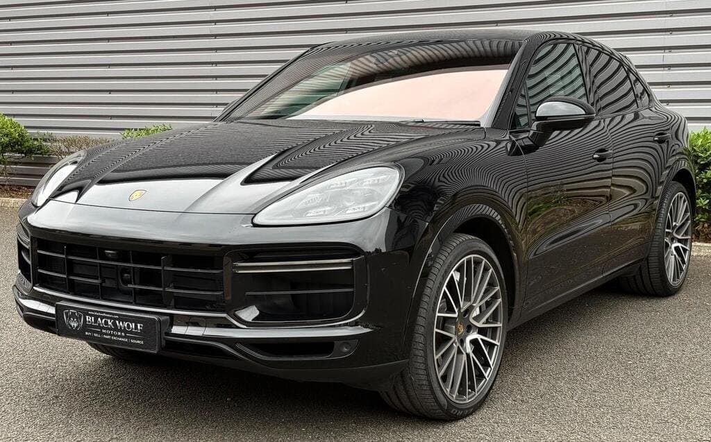 2019 Porsche Cayenne Turbo in Black, three-quarter front view