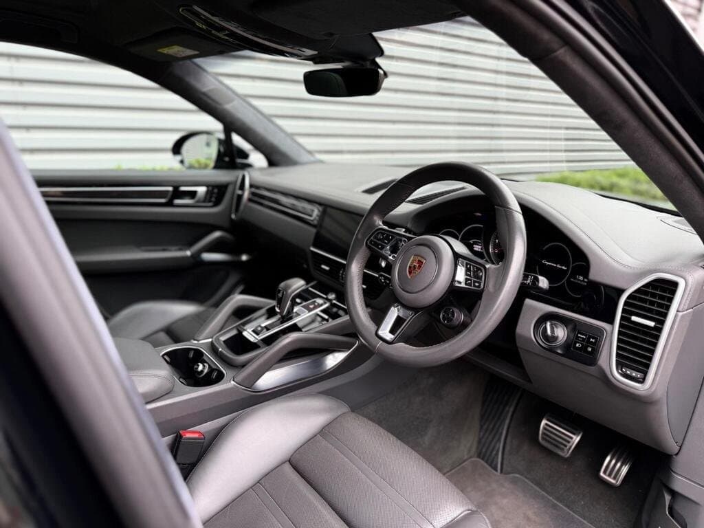 Porsche Cayenne Turbo dashboard and front cabin in Slate Grey