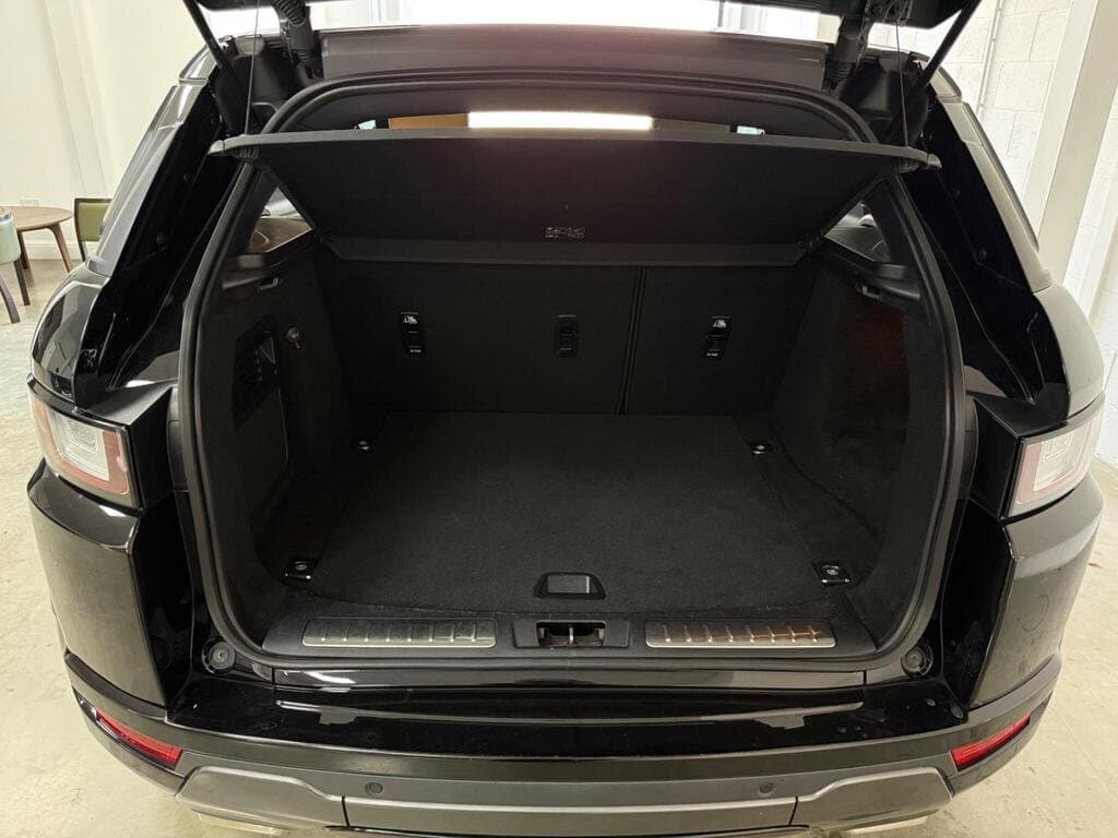 Range Rover Evoque boot and load area
