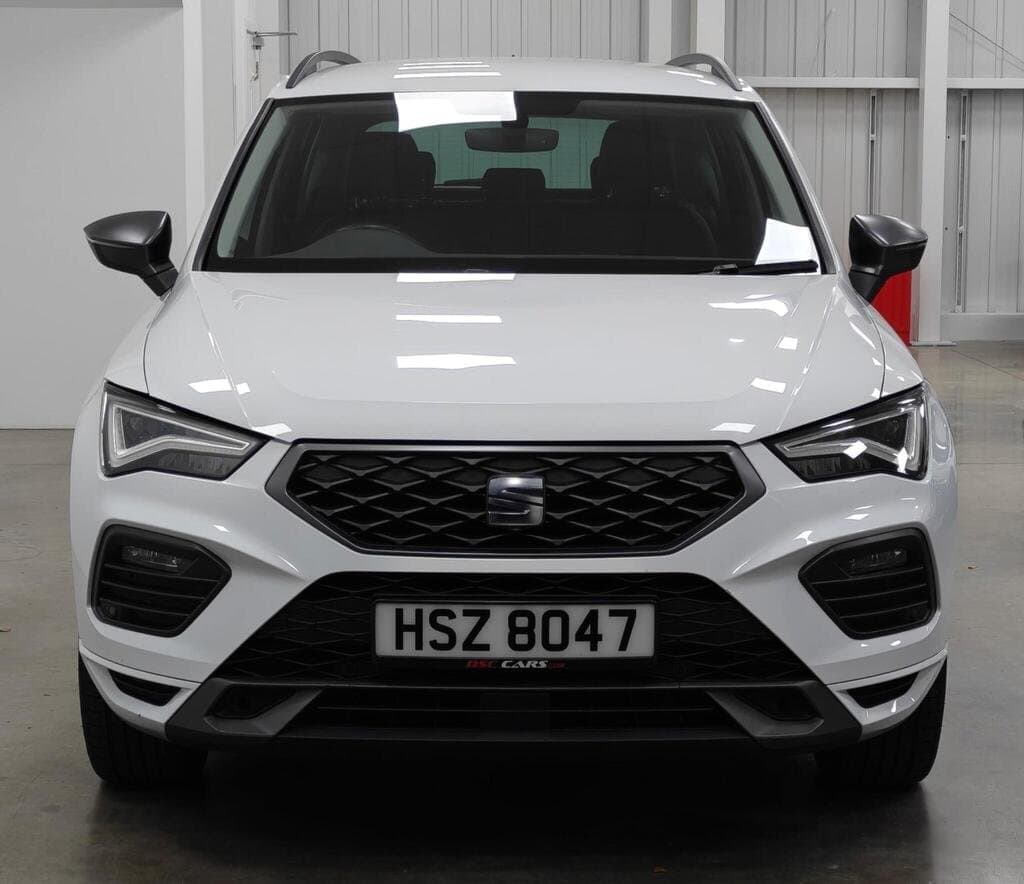 SEAT Ateca FR Sport in White, three-quarter front view, closer angle