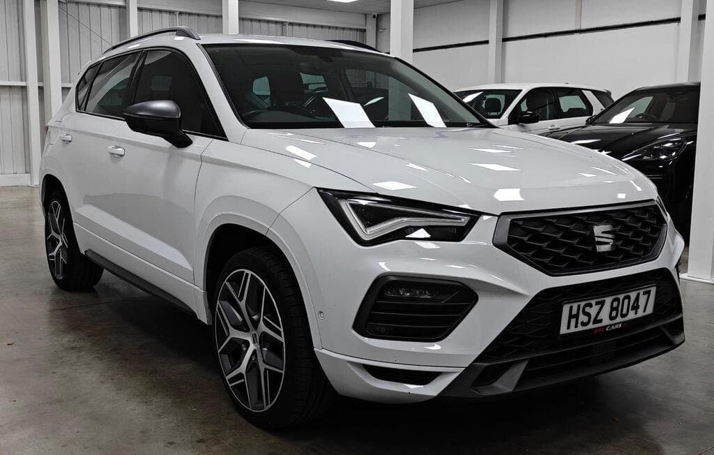 SEAT Ateca FR Sport in White, front view